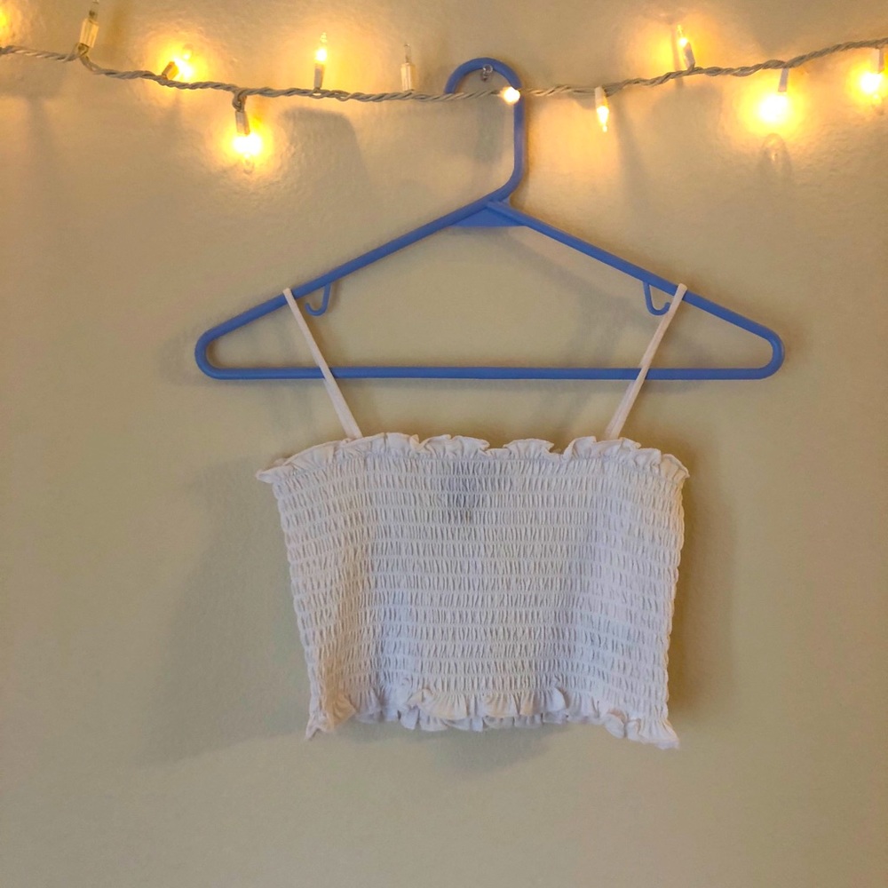 Cute ruffle crop top!